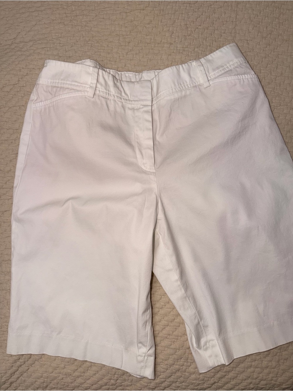 Talbots perfect sz 10 Women’s White Casual Bermuda Shorts